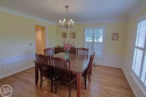 595 Thorn Tree, Grosse Pointe Woods, MI 48236 photo 6