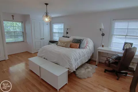 595 Thorn Tree, Grosse Pointe Woods, MI 48236 photo 12