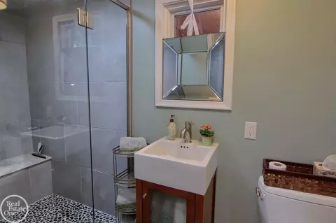 595 Thorn Tree, Grosse Pointe Woods, MI 48236 photo 26