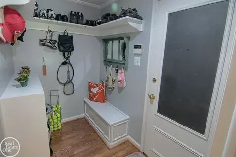 595 Thorn Tree, Grosse Pointe Woods, MI 48236 photo 29