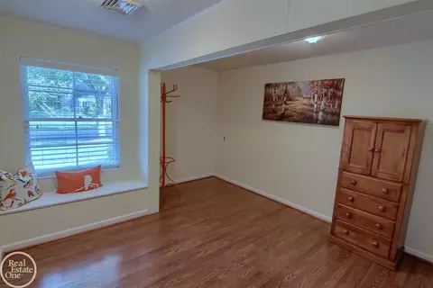 595 Thorn Tree, Grosse Pointe Woods, MI 48236 photo 24