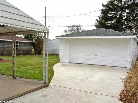 24615 Teppert, Eastpointe, MI 48021 photo 18