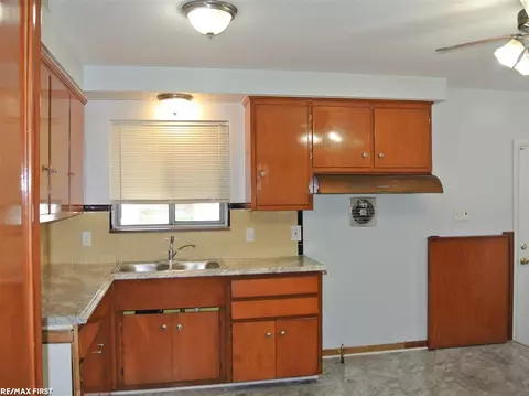 24615 Teppert, Eastpointe, MI 48021 photo 21