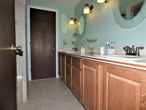 32362 Hampton Ct, Fraser, MI 48026 photo 25