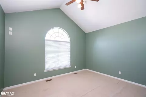 46262 Sawyer Ln, Macomb, MI 48044 photo 1