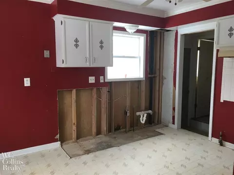 39443 Chart, Harrison Township, MI 48045 photo 5
