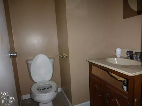 39443 Chart, Harrison Township, MI 48045 photo 17
