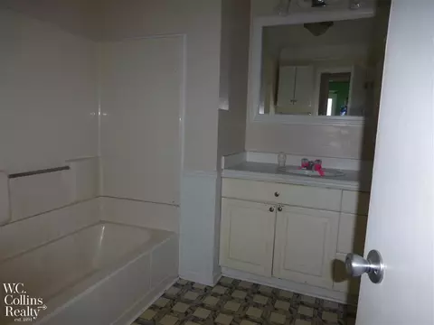 39443 Chart, Harrison Township, MI 48045 photo 10