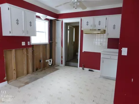 39443 Chart, Harrison Township, MI 48045 photo 6