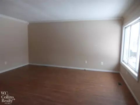 39443 Chart, Harrison Township, MI 48045 photo 3
