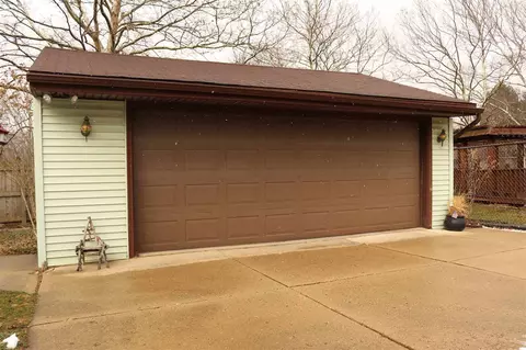 15741 Exeter, Fraser, MI 48026 photo 3