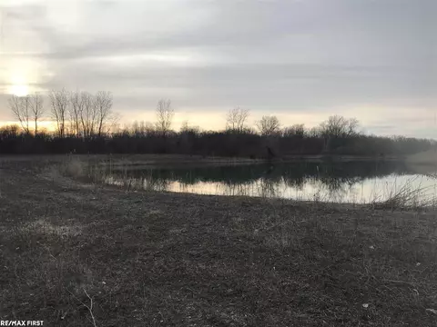73185 Omo, Armada, MI 48005 photo 3