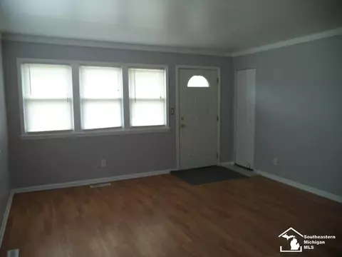 6069 Beech Daly, Taylor, MI 48180 photo 2