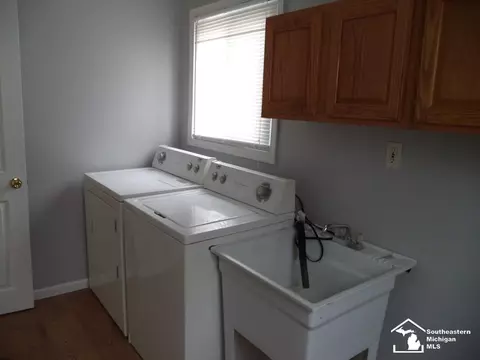6069 Beech Daly, Taylor, MI 48180 photo 10