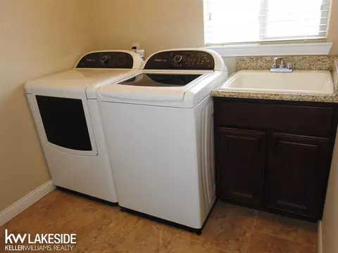 22494 Brantingham, Macomb, MI 48044 photo 18