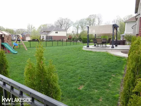 22494 Brantingham, Macomb, MI 48044 photo 37