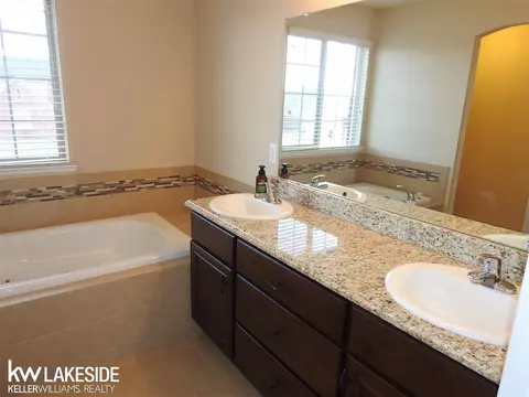22494 Brantingham, Macomb, MI 48044 photo 29
