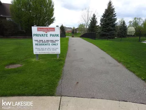 22494 Brantingham, Macomb, MI 48044 photo 38