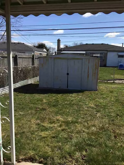 27112 Bradner, Warren, MI 48088 photo 10