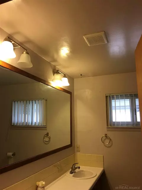 27112 Bradner, Warren, MI 48088 photo 19
