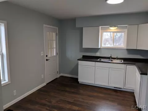 929 Addison, Adrian, MI 49221 photo 4