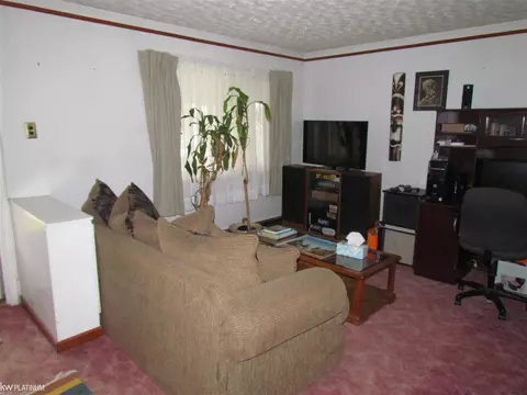 8265 Chapp, Warren, MI 48089 photo 3