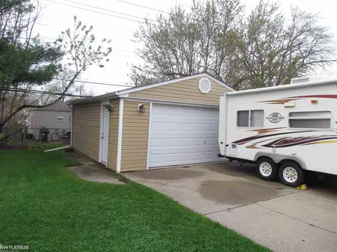 8265 Chapp, Warren, MI 48089 photo 18