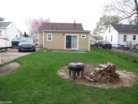 8265 Chapp, Warren, MI 48089 photo 19