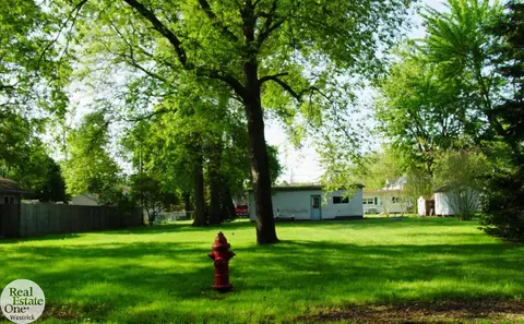 483 Maple, Algonac, MI 48001 photo 5