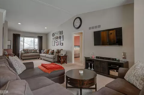 18106 Cider Ml, Macomb, MI 48044 photo 4