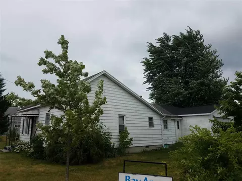208 E 2nd, Pinconning, MI 48650 photo 1