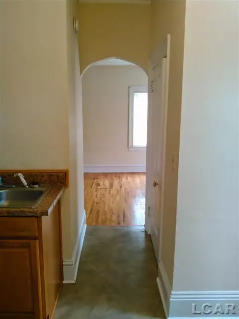 505 E Maumee, Adrian, MI 49221 photo 4