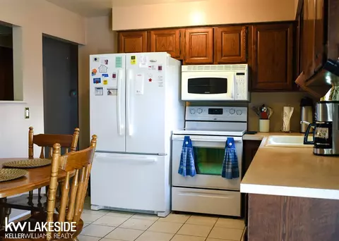 28873 Bradner, Warren, MI 48088 photo 4