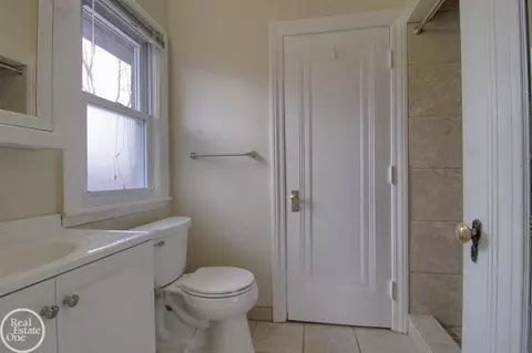 832 Trombley, Grosse Pointe Park, MI 48230 photo 36