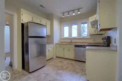 832 Trombley, Grosse Pointe Park, MI 48230 photo 39