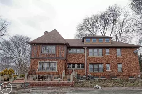 832 Trombley, Grosse Pointe Park, MI 48230 photo 3