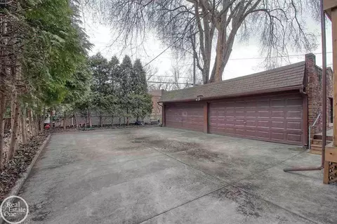 832 Trombley, Grosse Pointe Park, MI 48230 photo 6