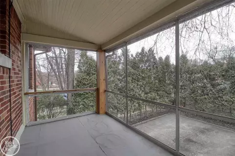 832 Trombley, Grosse Pointe Park, MI 48230 photo 8
