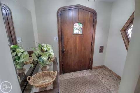 832 Trombley, Grosse Pointe Park, MI 48230 photo 10