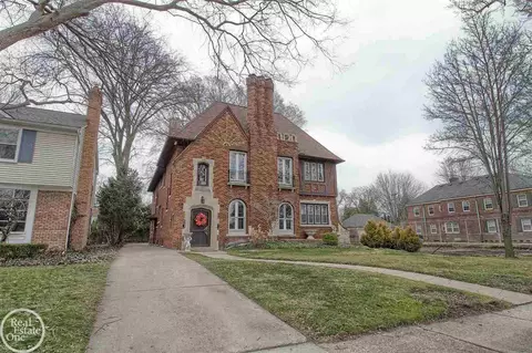 832 Trombley, Grosse Pointe Park, MI 48230 photo 2