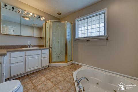 241 Armitage, Monroe, MI 48162 photo 12
