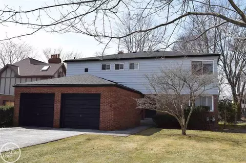 347 Saint Clair, Grosse Pointe, MI 48230 photo 1