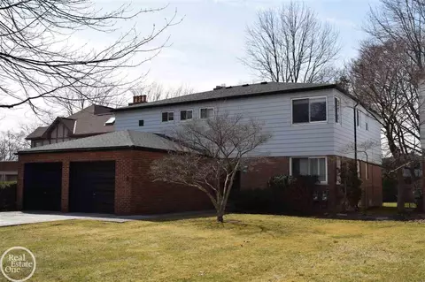 347 Saint Clair, Grosse Pointe, MI 48230 photo 2