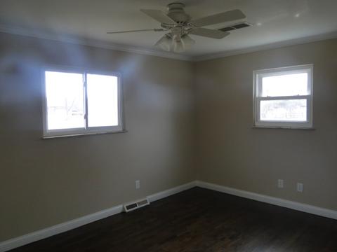 5300 W Carpenter Rd, Flint, MI 48504 photo 7