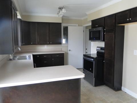 5300 W Carpenter Rd, Flint, MI 48504 photo 6