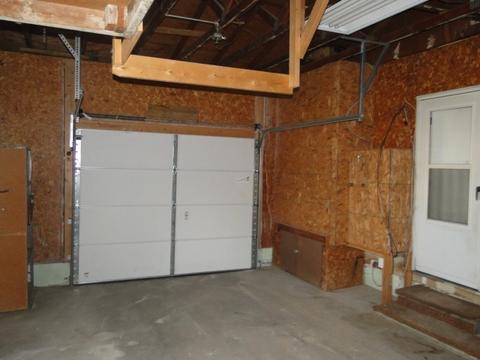 5300 W Carpenter Rd, Flint, MI 48504 photo 12