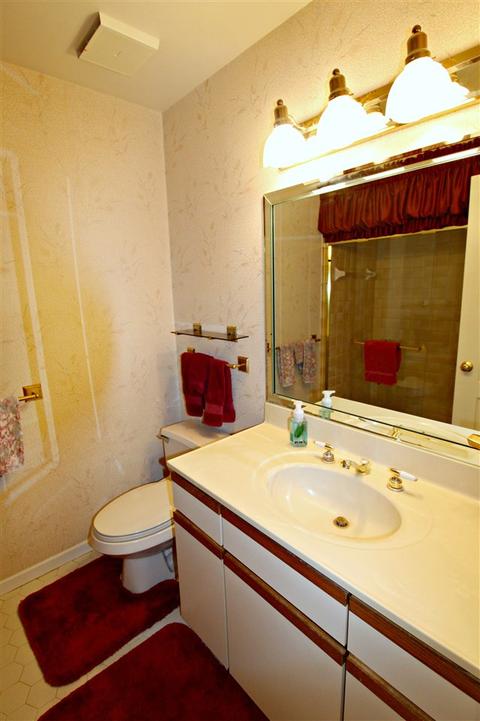 5566 Hickory Cir, Flushing, MI 48433 photo 11