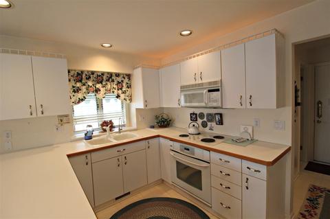 5566 Hickory Cir, Flushing, MI 48433 photo 6