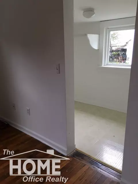 412 E Comstock, Owosso, MI 48867 photo 21