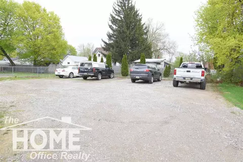 412 E Comstock, Owosso, MI 48867 photo 2